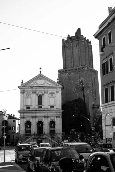 Ordinariato milícia per lItalia templom és torony. Róma, Olaszország — Stock Fotó