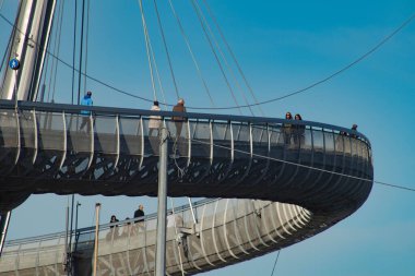 Pescara, Abruzzo, İtalya 'daki bidge Ponte del Mare manzarası