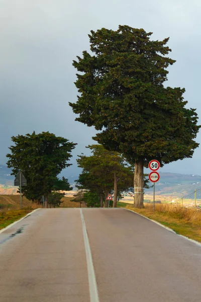 Θέα στο βουνό της πόλης Abruzzo, Ιταλία — Φωτογραφία Αρχείου