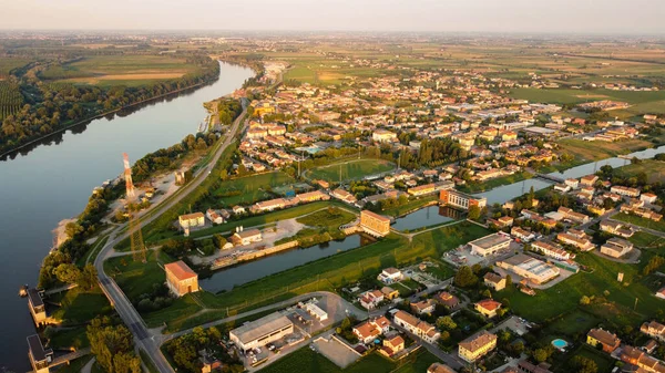 Luchtfoto van Boretto, Emilia Romagna. Italië — Stockfoto