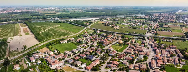 Luchtfoto van Boretto, Emilia Romagna. Italië — Stockfoto