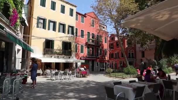 Campo San Giacomo Meydanı manzarası, Venedik İtalya — Stok video