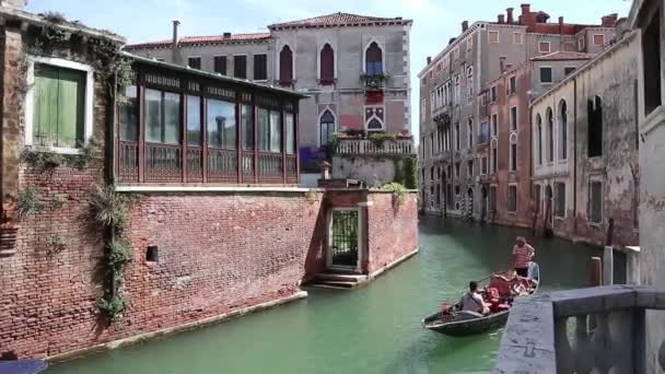 Venice, Italy, 15.05.2020 View of the gondola boat, at the covid period. Venice Italy — Stock Video