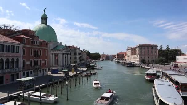View of the Grand Canal and the train station from Ponte degli Scalzi , Venice Italy — Stock Video