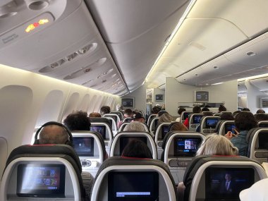 Bir yolcu uçağının kabininin iç görüntüsü. Yüksek kalite fotoğraf