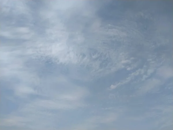 美しい背景と壁紙のための曇った空 — ストック写真
