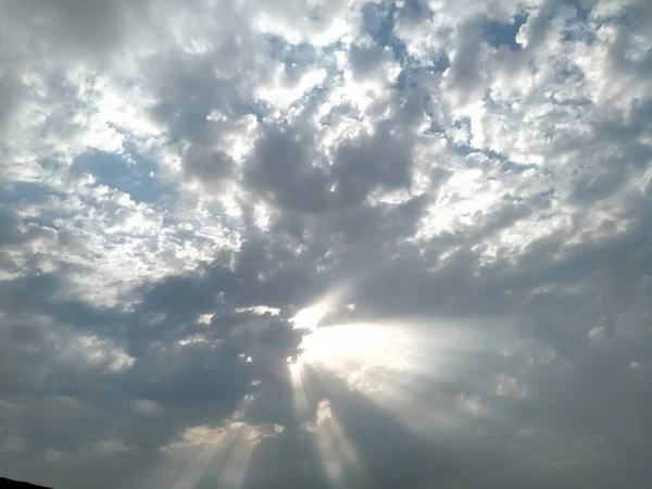 Dramático Cielo Nublado Rayo Sol — Foto de Stock