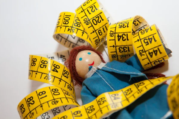 Teyp ölçme boyunca solunda oturan bebek