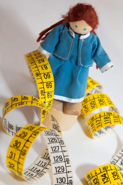 Teyp ölçme yanında duran bebek