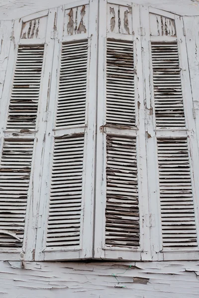 beyaz pencere bina terk