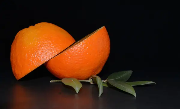 Oranges Fruits Sur Fond Noir Isolé — Photo