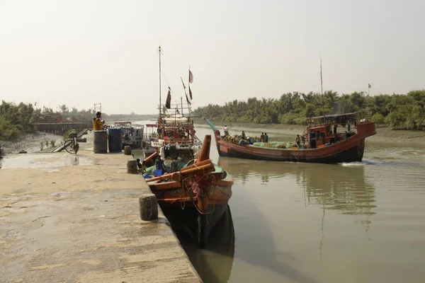 Vissersboten Kreek Van Frezarganj Vissershaven West Bengalen India — Stockfoto