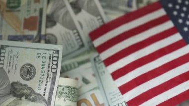 Amerikan dolarları ve Amerikan bayrağı geçmişi