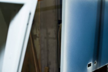 Sprey boya, fabrikada ürün tozu kaplama. 