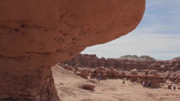 Rock formations in goblin valley state park — Stock Video