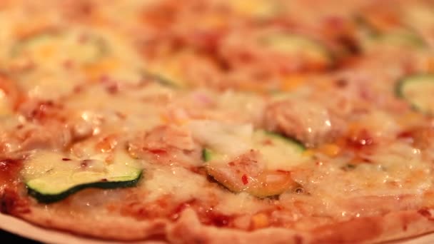 Pizza con formaggio fuso — Video Stock