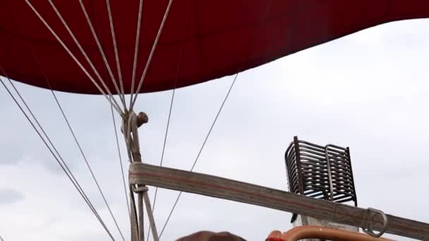 A fire inside large hot air balloon — Stock Video