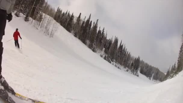 Man skiing on ski resort — Stock Video