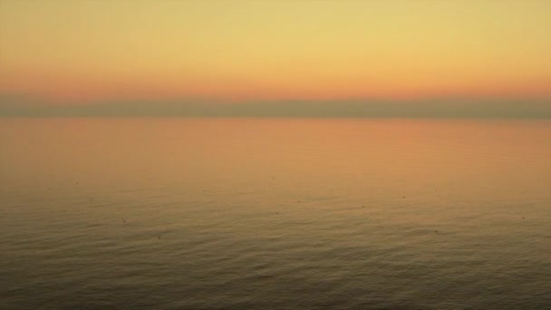 Coucher de soleil panoramique sur la mer — Video