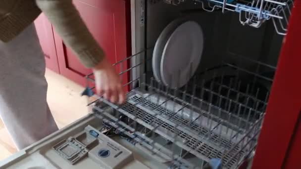 Посуда для женщин — стоковое видео