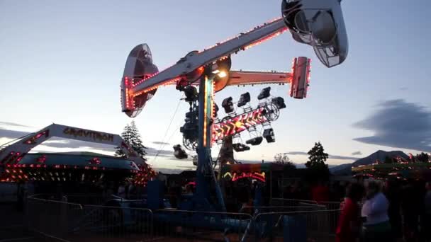 Carnival Ride in a Big City — Stock Video