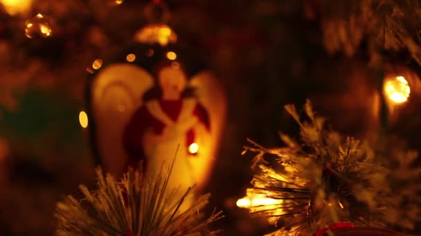 Árbol de Navidad decorado — Vídeo de stock