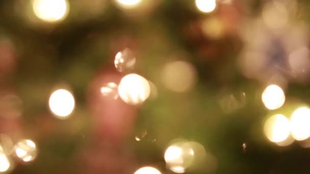 Gedecoreerde kerstboom — Stockvideo