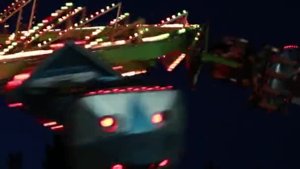 Carnival ride på natten — Stockvideo