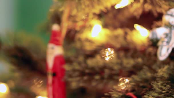 Árbol de Navidad decorado — Vídeos de Stock