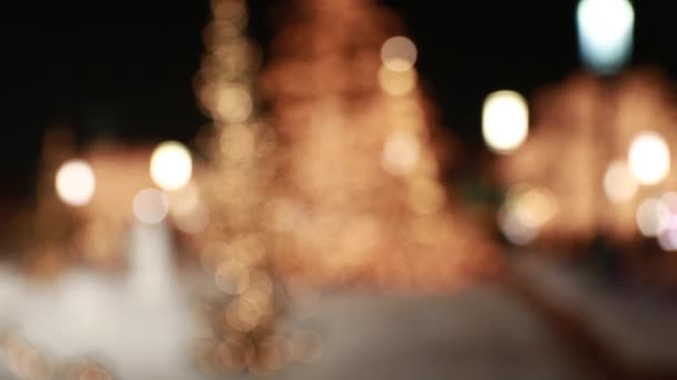 Weihnachtsbeleuchtung auf einer Straße — Stockvideo