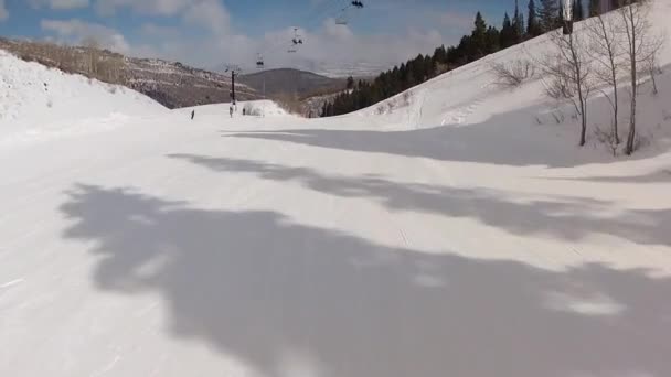 Skiërs in park city — Stockvideo