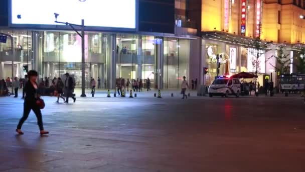 People walking at night — Stock Video