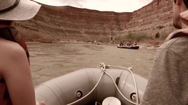 Familles courant la rivière san juan — Video