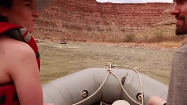 Familles courant la rivière san juan — Video