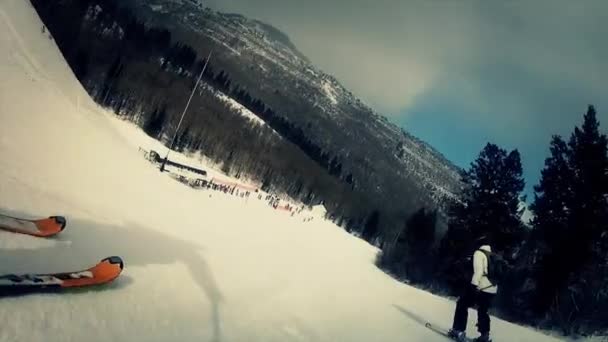 Skidåkare i park city — Stockvideo