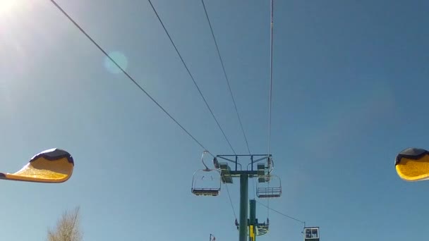 Ski lift on a mountain resort — Stock Video