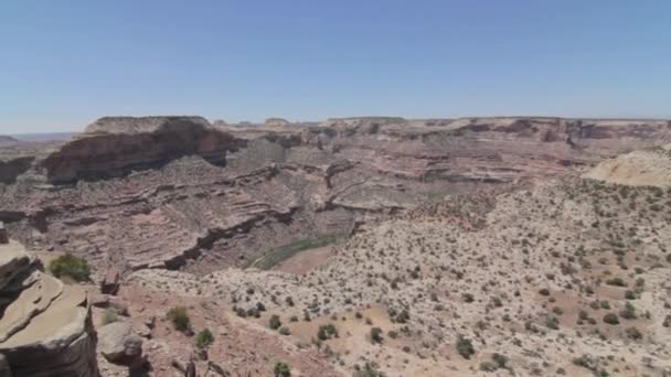 Grand canyon w gorącej suchej pustyni — Wideo stockowe