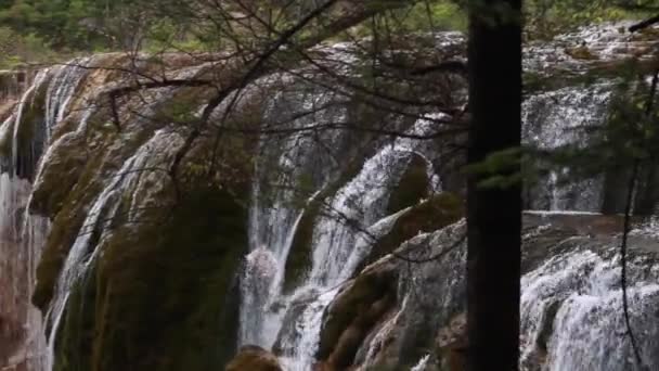 Waterval aan jiuzhaigou vallei — Stockvideo