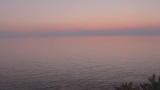 Traumhafter Sonnenuntergang über dem Meer — Stockvideo