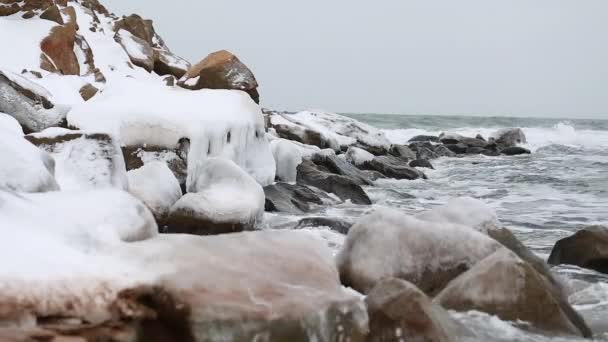 Incredible frozen rocks on shoreline — Stock Video