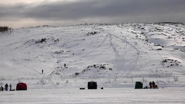 Familles pêche sur glace — Video