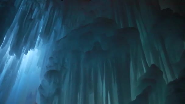 Grote muur van bevroren ijs — Stockvideo