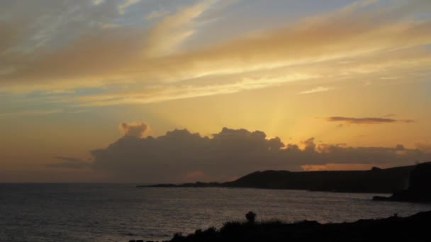 Puesta de sol del océano en la isla — Vídeos de Stock