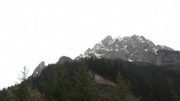 Pico de montaña en el valle de jiuzhaigou — Vídeo de stock