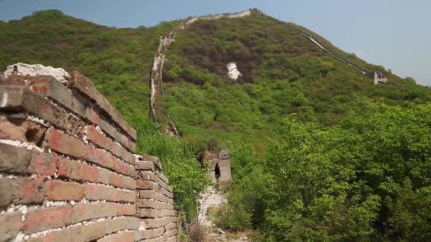 Alter Abschnitt der großen Mauer aus China — Stockvideo