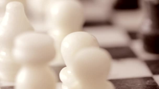 Antiguo juego de ajedrez de piedra — Vídeo de stock