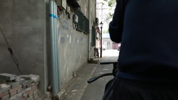 Rickshaw conduciendo en bicicleta — Vídeo de stock