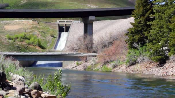 Aguas de escorrentía de primavera — Vídeos de Stock