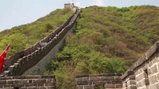 Tourists on the Great wall of China — Stock Video