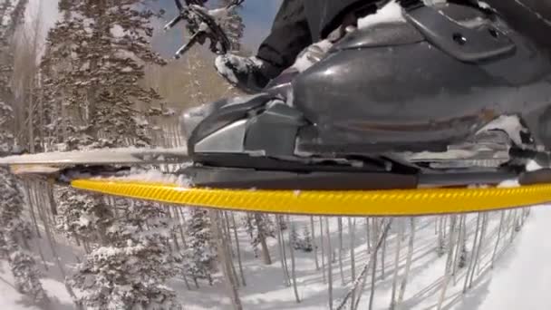 Ski lift on a mountain resort — Stock Video